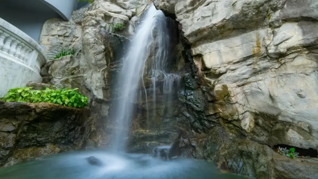 Роҳнамои амалӣ барои рекламодорон дар Тоҷикистон: чӣ гуна дар Канада TikTok-криэйторҳоро пайдо ва истифода бурд, бо фокус ба micro-influencer‑ҳо ва трендҳои фаслӣ.