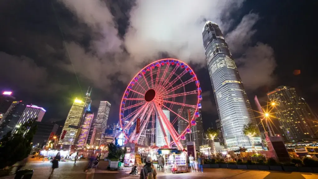 Роҳҳои амалӣ барои ёфтани ва ҳамкорӣ бо муҳосибиҳои Takatak дар Израил барои лоиҳаҳои дарсҳои грима — стратегияи локалӣ, каналҳои суроғӣ ва санҷишҳои пеш аз шартнома.