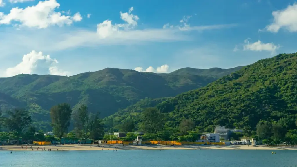 Роҳнамои амалӣ барои рекламадорон дар Тоҷикистон — чӣ тавр криэйторҳои Spotify дар Полшаро пайдо, бағоят арзёбӣ ва ба маҳсулоти нави доруии саломатӣ ҷалб кардан.