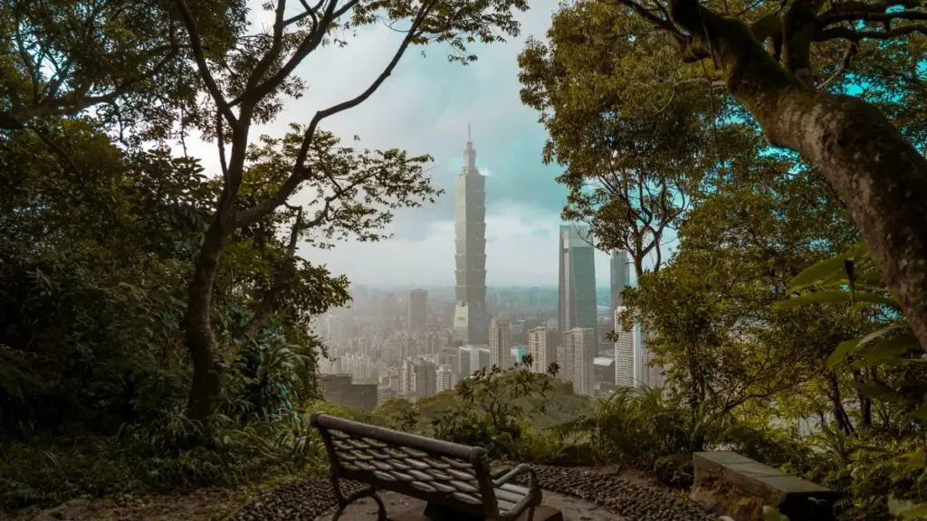 Қадамҳои амалӣ барои креаторони тоҷик: чӣ гуна брендҳои Эфиятсияро дар Facebook пайдо, муносибат барпо ва видеоҳои тестимониал созем — бо маслиҳатҳои нишастии платформа ва мисолҳо.