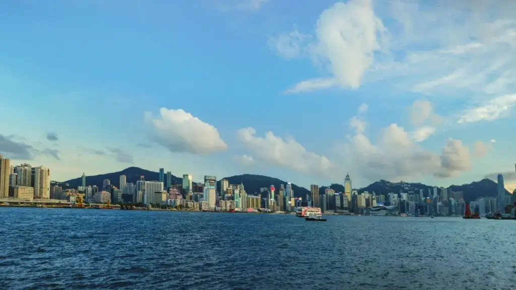 Роҳнамои практикӣ барои креаторони Тоҷикистон: чӣ гуна брендҳои литвиро дар Amazon пайдо, бо онҳо дарсҳо созед ва видеоҳои пеш‑ва‑пас нишон диҳед — стратегия, шаблонҳо ва воситаҳои воқеӣ.