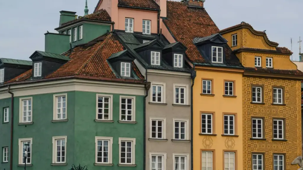 Роҳнамое барои креиторҳои Тоҷикистон: стратегияҳо ва қадамҳои амалӣ барои ворид шудан ба брендҳои Африқои Ҷанубӣ дар HBO Max ва ҷалби тамошобин бо giveaways.