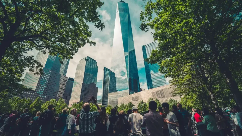 Қадам ба қадам барои рекламдиҳандагони Тоҷикистон: чӣ гуна созандагони Netflix аз Эстония ёфта, тавассути UGC таҷҳизоти саёҳатро нашр ва фурӯш афзоиш диҳед.