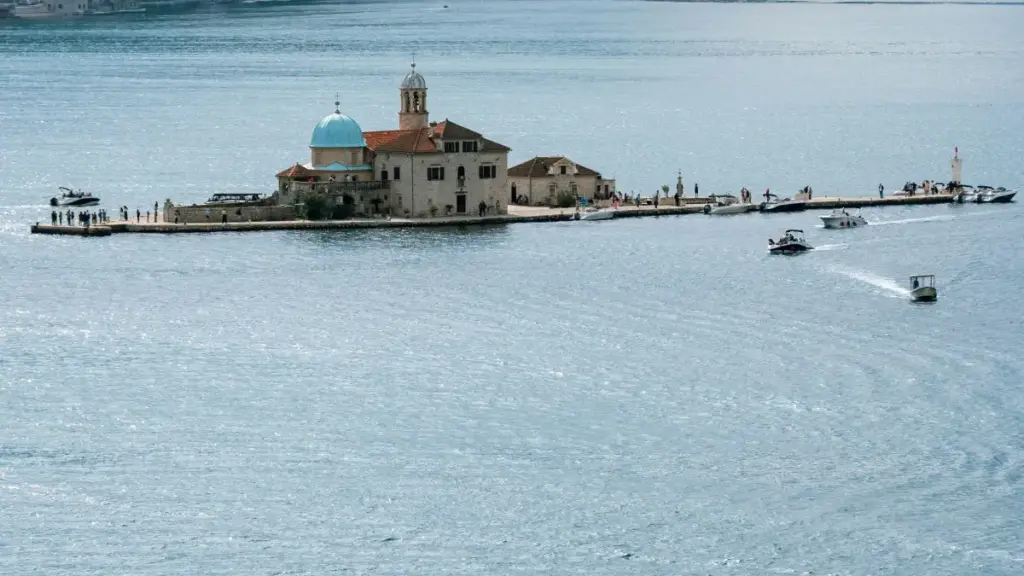 Роҳнамои амалӣ барои созандагони Тоҷикистон: чӣ гуна тавассути KakaoTalk ба брендҳои Корея дастрас шавед, ҳамкорӣ бо tourism boards коркард кунед ва харитаи тактикӣ барои муваффақият.