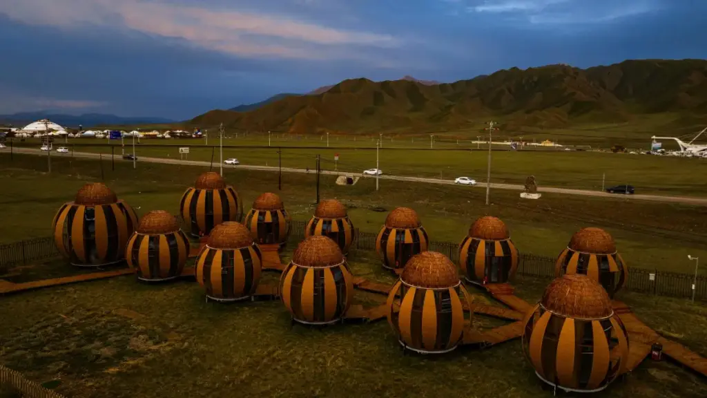 Роҳнамо барои рекламодорон аз Тоҷикистон: чӣ гуна дар Oman криэйторони Threads ёфта, ҳамкорӣ барои ко‑бренд продукт‑дропҳо ташкил кардан — тактикаҳо, платформаҳо ва хатарҳо.