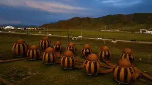 Роҳнамо барои рекламодорон аз Тоҷикистон: чӣ гуна дар Oman криэйторони Threads ёфта, ҳамкорӣ барои ко‑бренд продукт‑дропҳо ташкил кардан — тактикаҳо, платформаҳо ва хатарҳо.